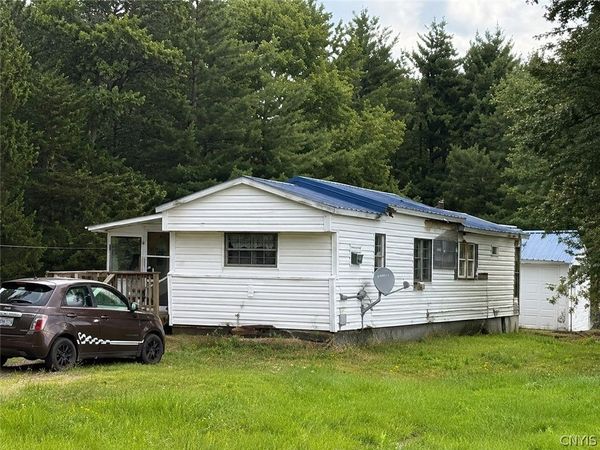 2718 US Route 11 , Parish, NY 13131