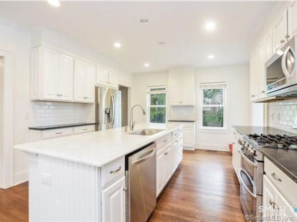 456 White Oak Shade, New Canaan, CT 06840