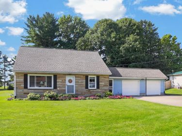 11 E Mound Street, Fredericktown, OH 43019