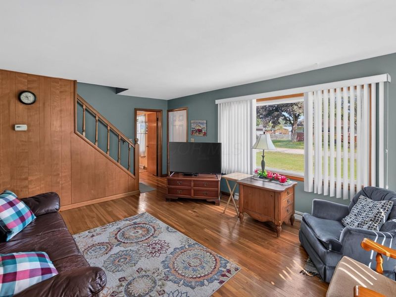 11 E Mound Street, Fredericktown, OH 43019 Photo 2