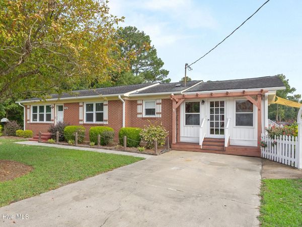304 W Stanford Street , Beulaville, NC 28518