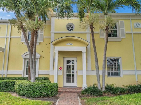 5257 BEACH DRIVE SE, Unit D, ST PETERSBURG, FL 33705