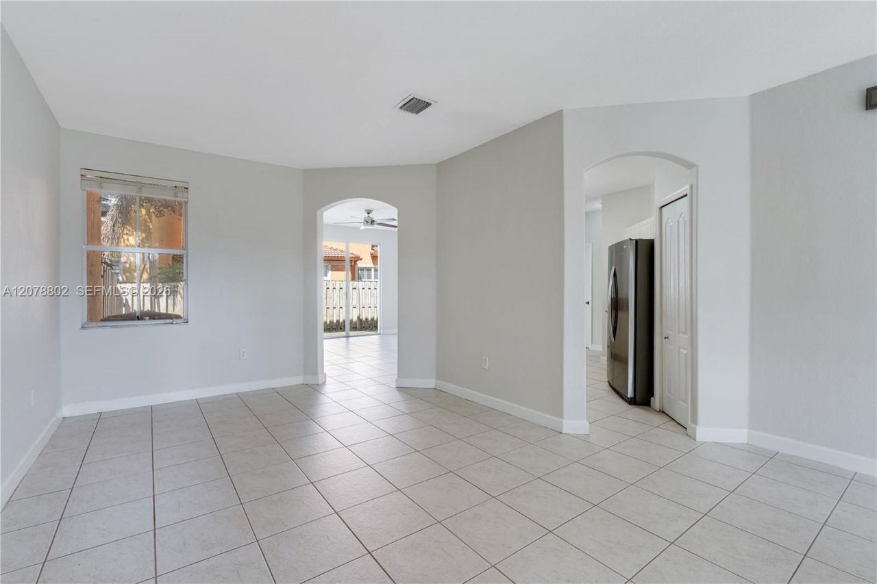 8450 NW 113th Psge, Doral, FL 33178 Photo