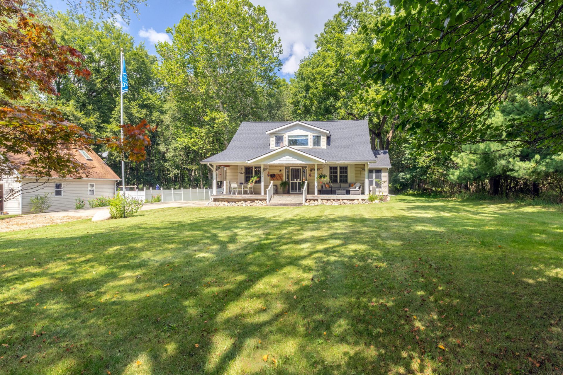 1375 E Osterhout Avenue, Portage, MI 49002 Main Photo