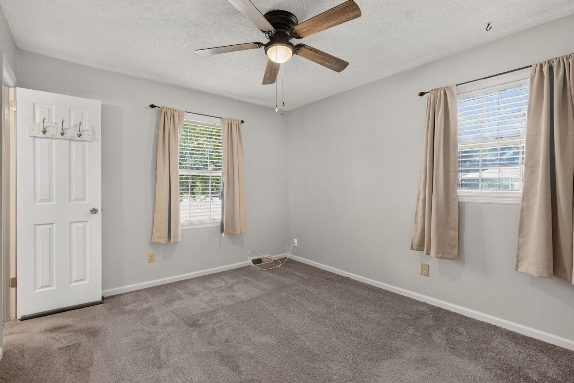 112 Cornell Drive Photo 6