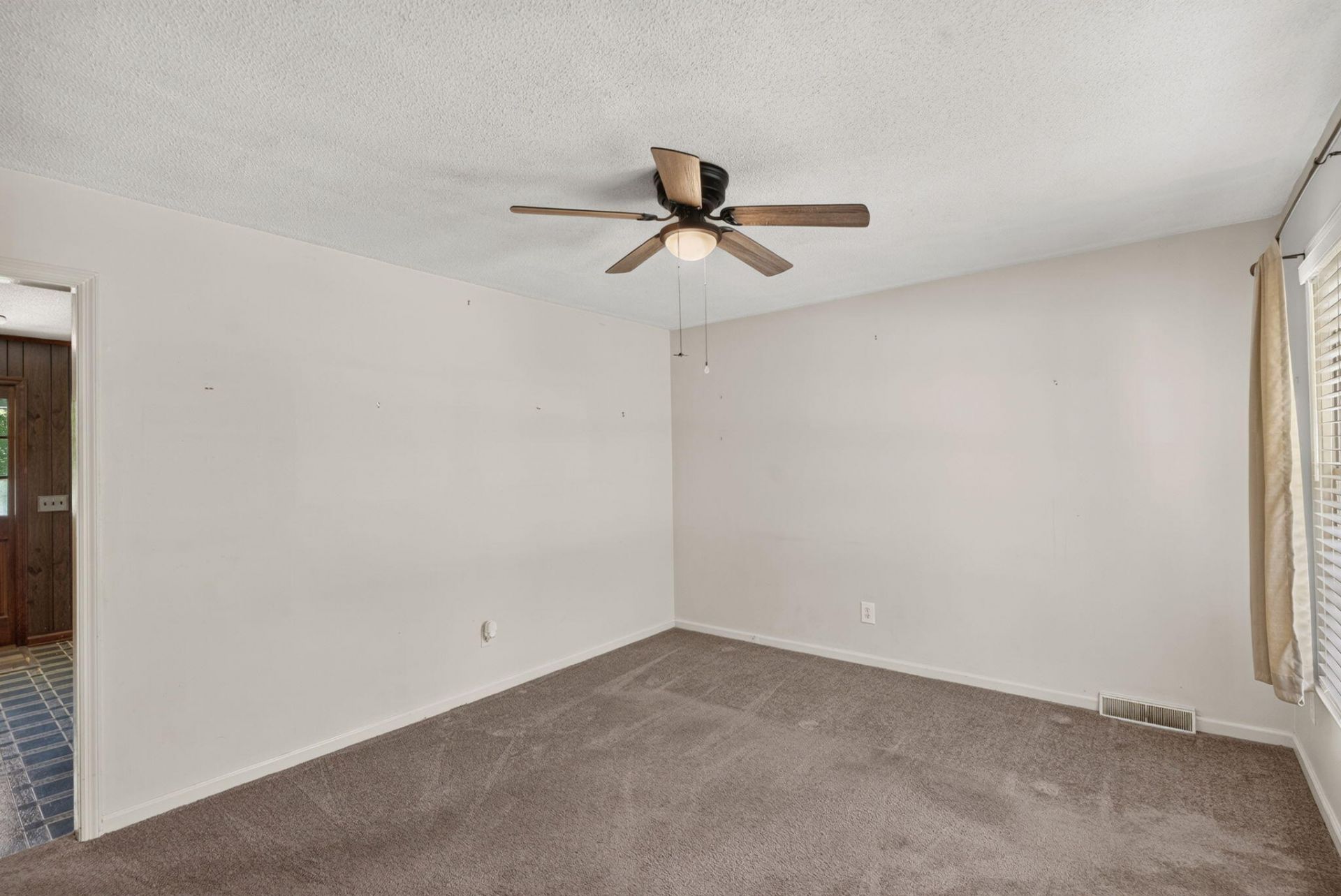 112 Cornell Drive Photo 7