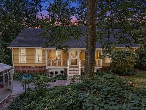 724 Clarke Trail , Dacula, GA 30019