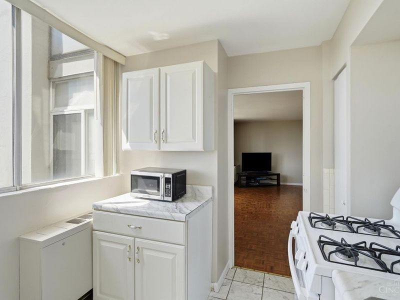 2324 Madison Road, Unit 910, Cincinnati, OH 45208 Photo 10