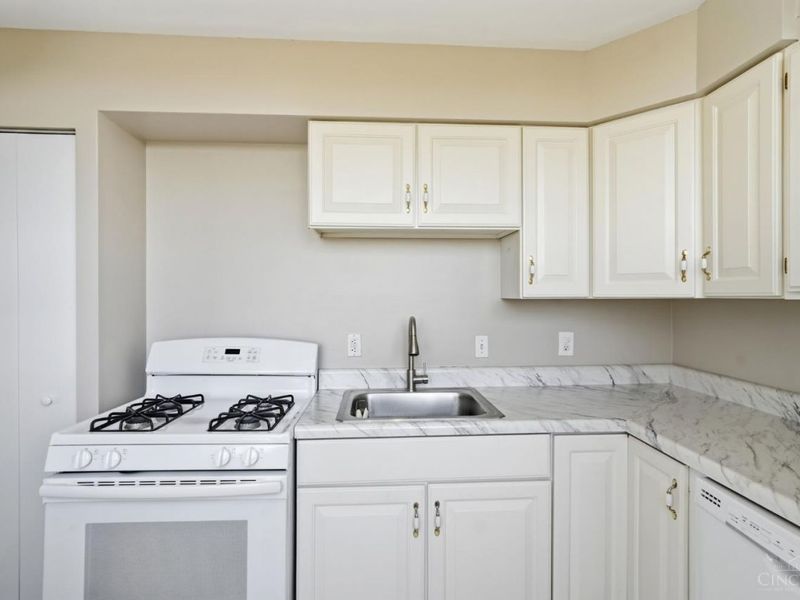 2324 Madison Road, Unit 910, Cincinnati, OH 45208 Photo 11
