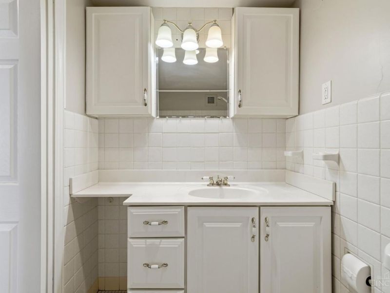 2324 Madison Road, Unit 910, Cincinnati, OH 45208 Photo 14