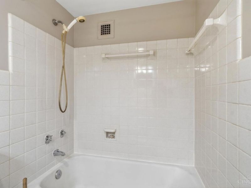2324 Madison Road, Unit 910, Cincinnati, OH 45208 Photo 15