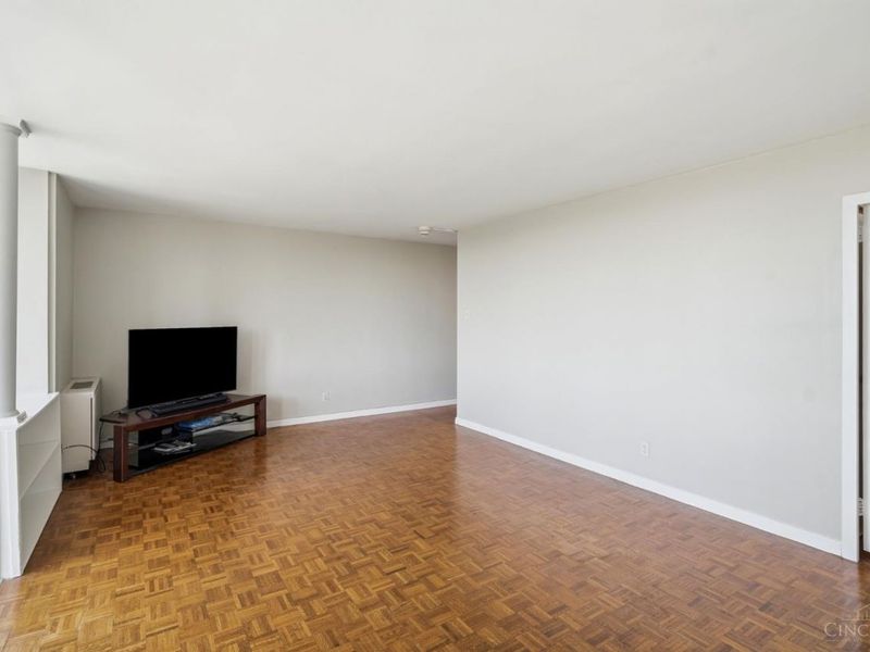 2324 Madison Road, Unit 910, Cincinnati, OH 45208 Photo 4