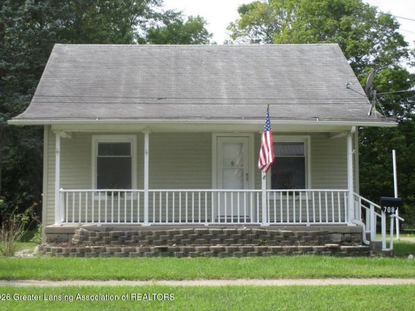 708 Green Street, Grand Ledge, MI 48837