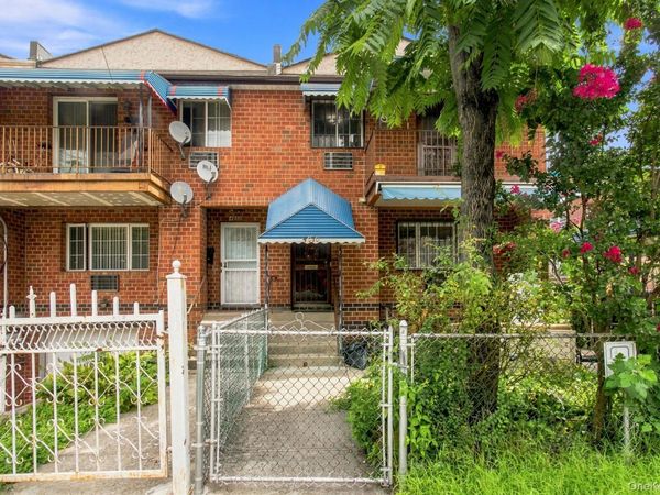 4010 De Reimer Avenue , Bronx, NY 10466