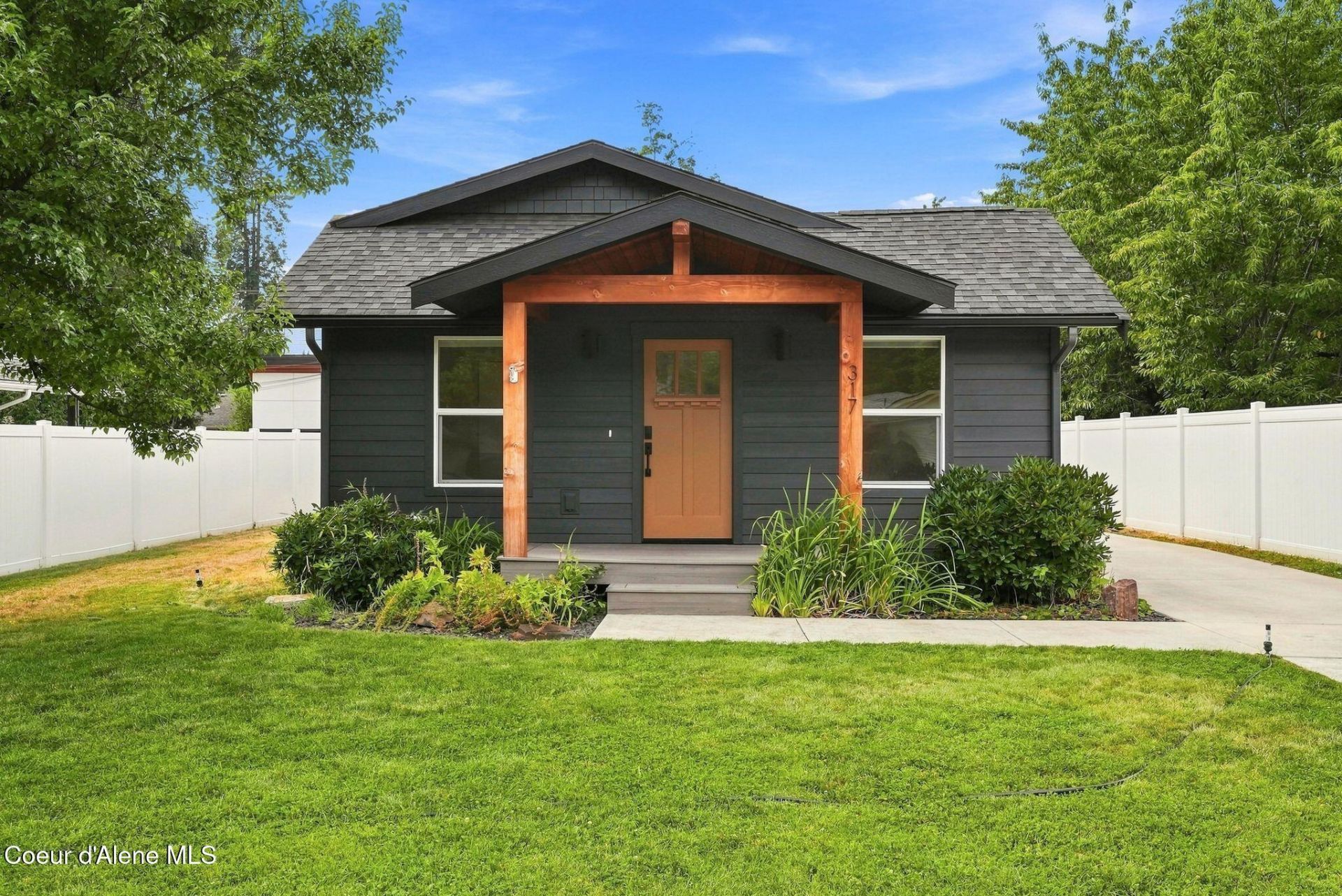 317 N 18th St, Coeur d Alene, ID 83814 Main Photo