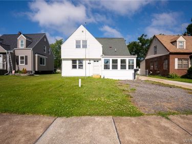 53 S Shore Boulevard , Buffalo, NY 14218