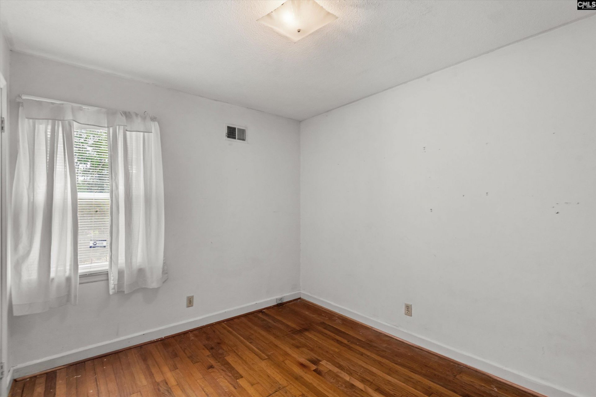 1913 Chandler Avenue Photo 22