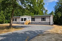 692 Gardens Gate Road photo 4