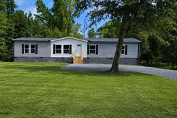 692 Gardens Gate Road photo 4