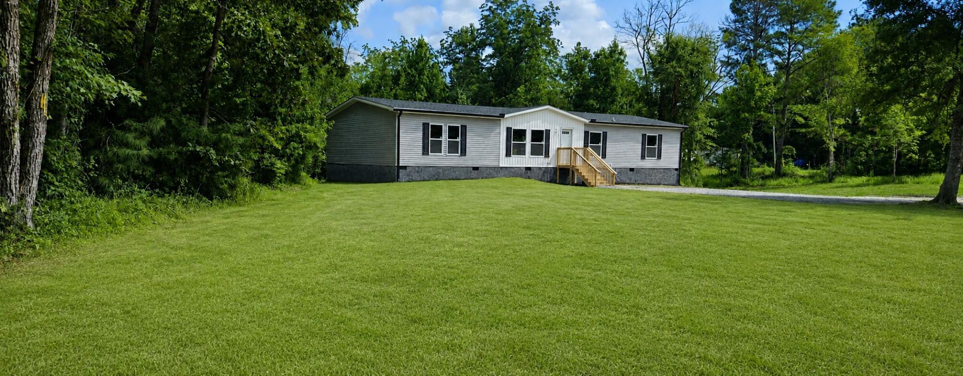 692 Gardens Gate Road Photo 4
