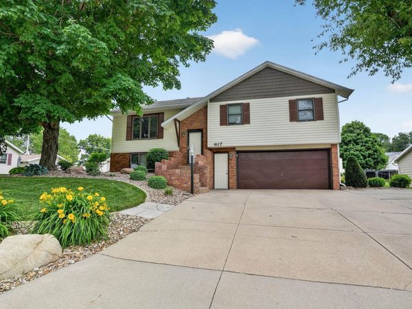 617 16th Avenue, Gilbertville, IA 50634