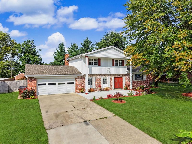 138 W Dilcrest Circle, Florence, KY 41042 Photo 1