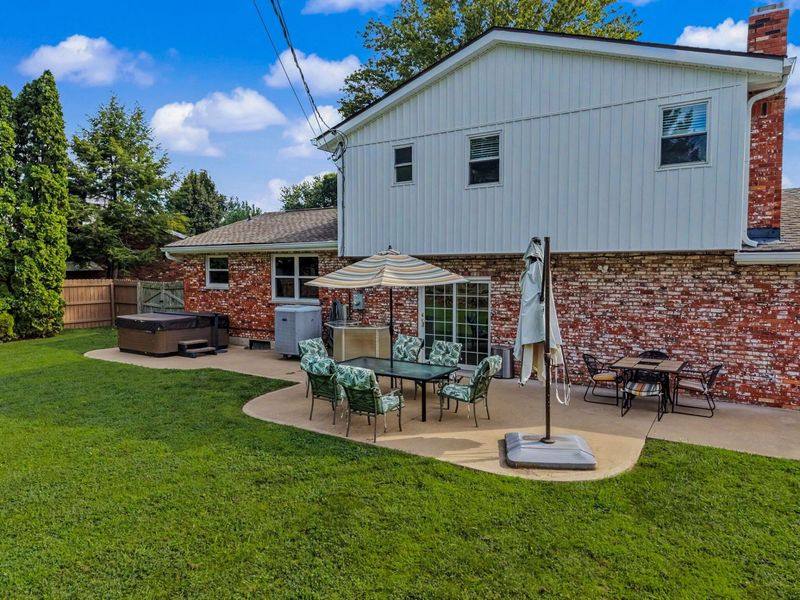 138 W Dilcrest Circle, Florence, KY 41042 Photo 13