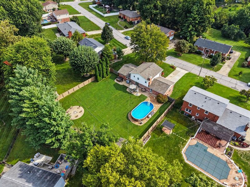 138 W Dilcrest Circle, Florence, KY 41042 Photo 18