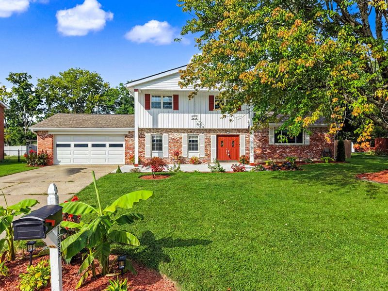 138 W Dilcrest Circle, Florence, KY 41042 Photo 2