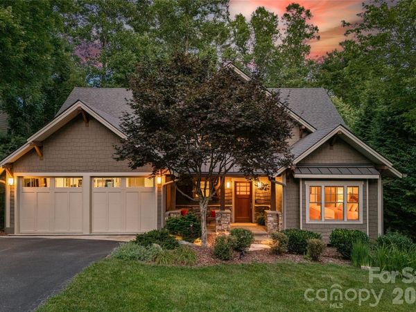 15 E Owl Creek Lane, Fairview, NC 28730