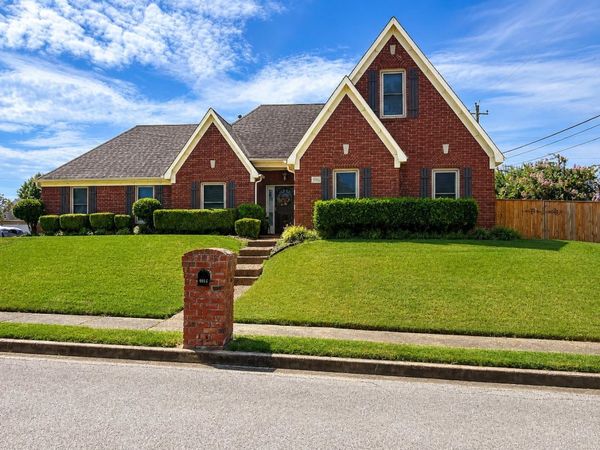 9067 HERVAY LN, Memphis, TN 38016