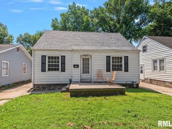 1320 E Stanford Avenue, Springfield, IL 62703