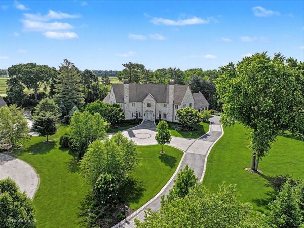 25W451 Plamondon Road , Wheaton, IL 60189