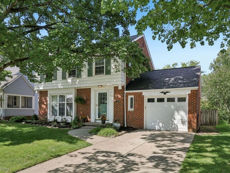 2762 Gasser Boulevard, Rocky River, OH 44116 Photo 2