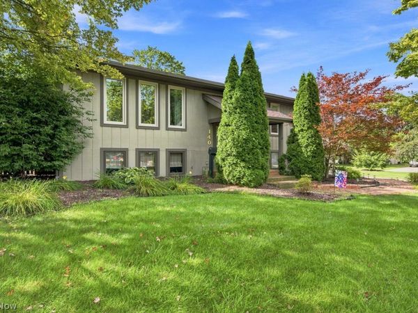 140 Hemlock , Cuyahoga Falls, OH 44223