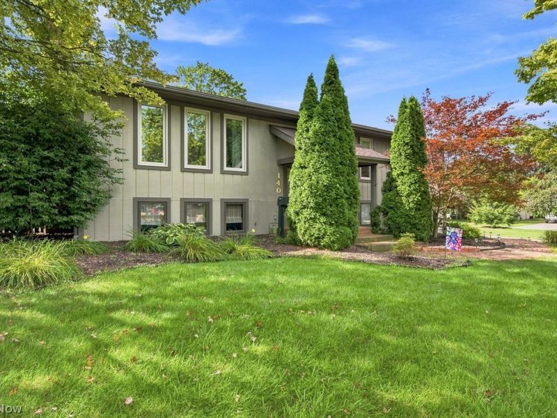 140 Hemlock, Cuyahoga Falls, OH 44223 Photo 1