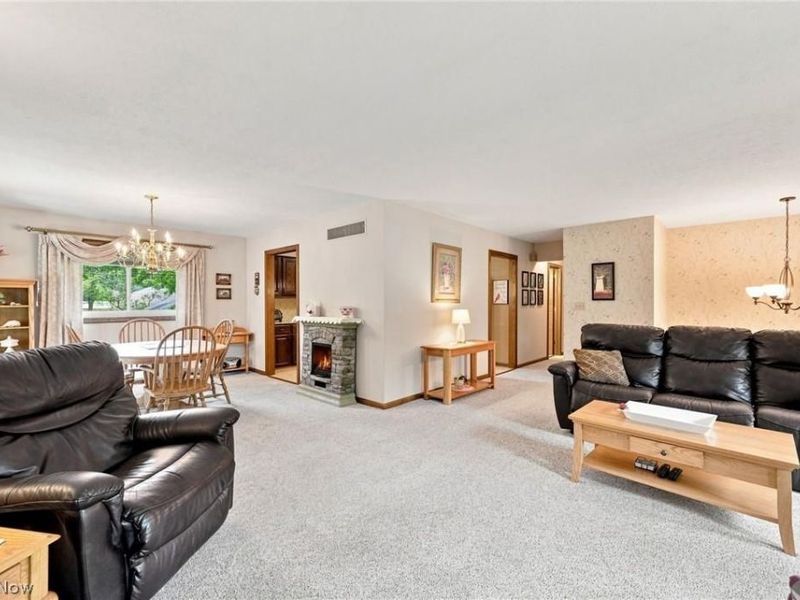 140 Hemlock, Cuyahoga Falls, OH 44223 Photo 4