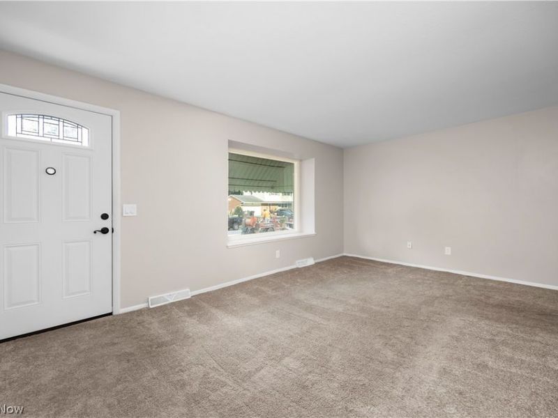 417 Longfellow Street, Elyria, OH 44035 Photo 2
