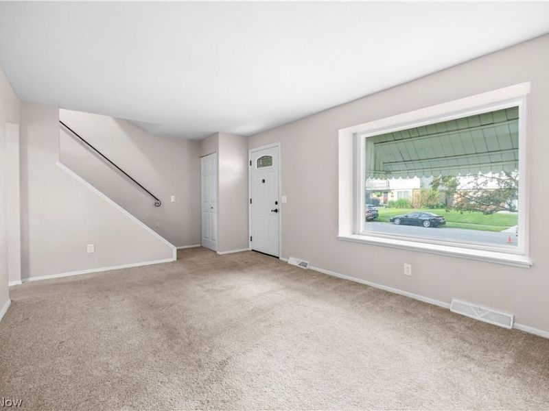 417 Longfellow Street, Elyria, OH 44035 Photo 4