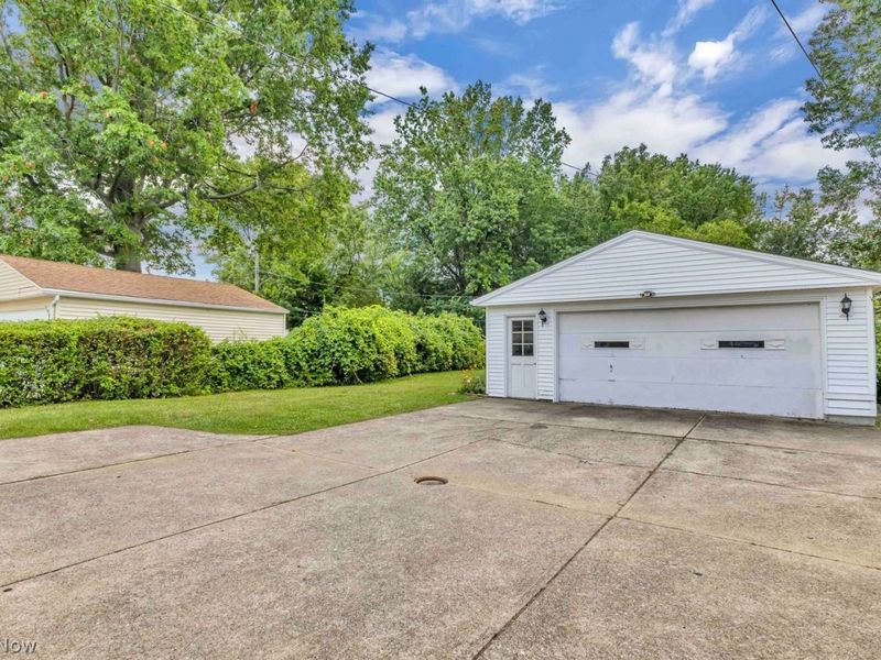 21450 Lake Shore Boulevard, Euclid, OH 44123 Photo 29