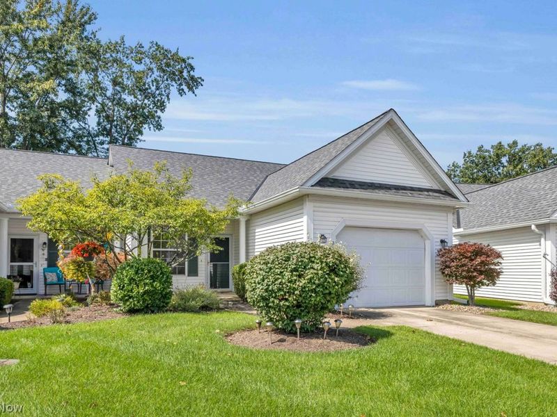 6924 Cottage Circle, North Ridgeville, OH 44039 Photo 2