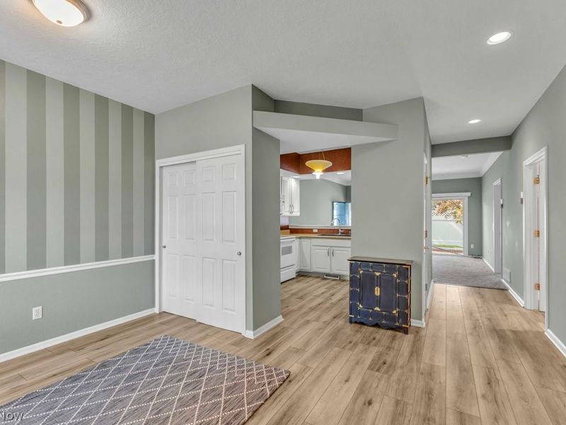 6924 Cottage Circle, North Ridgeville, OH 44039 Photo 6