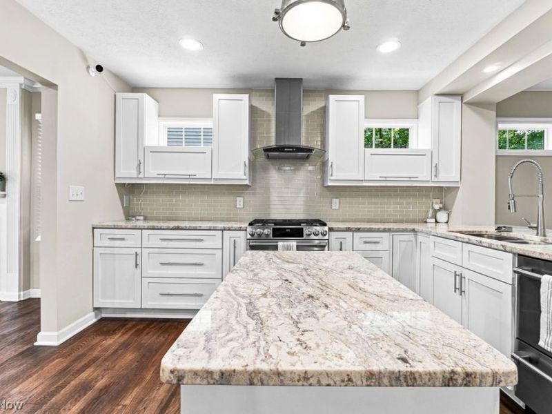 2392 S Belvoir Boulevard, University Heights, OH 44118 Photo 14