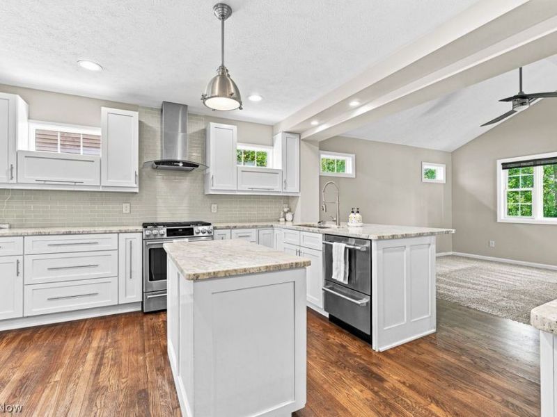 2392 S Belvoir Boulevard, University Heights, OH 44118 Photo 15