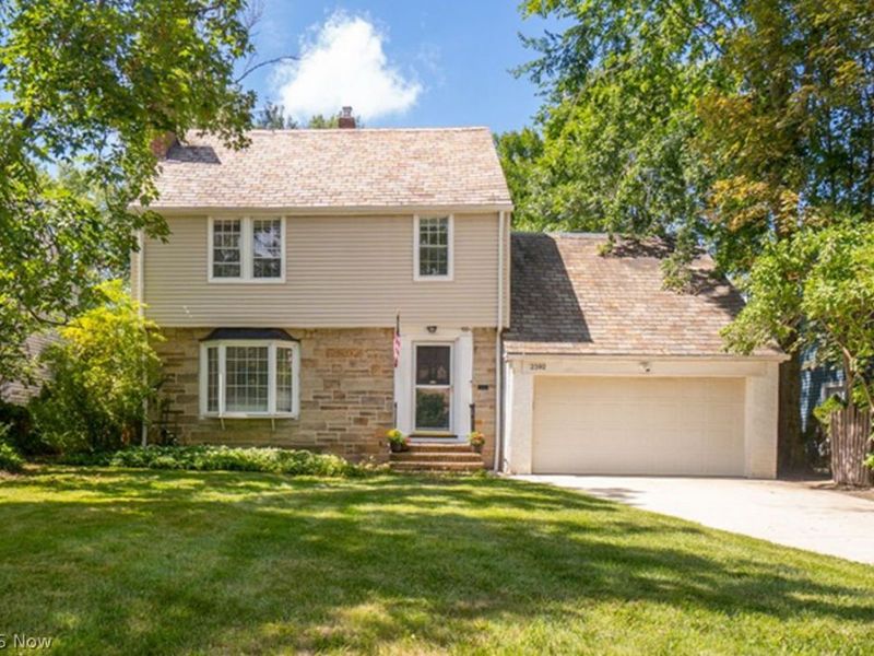 2392 S Belvoir Boulevard, University Heights, OH 44118 Photo 2