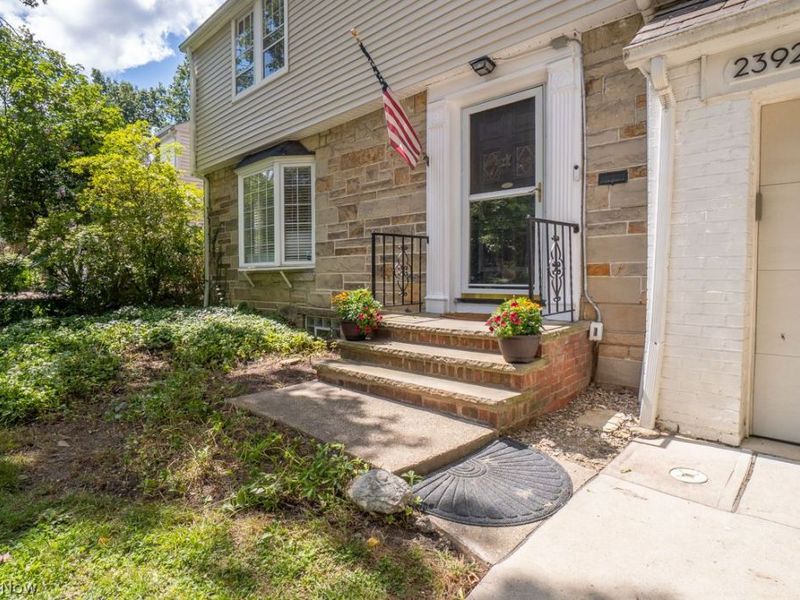 2392 S Belvoir Boulevard, University Heights, OH 44118 Photo 3