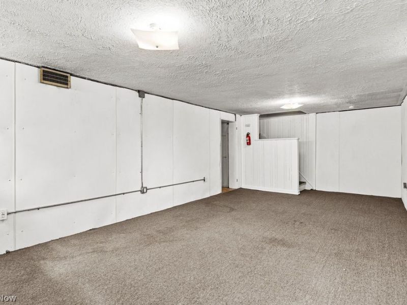 2392 S Belvoir Boulevard, University Heights, OH 44118 Photo 33