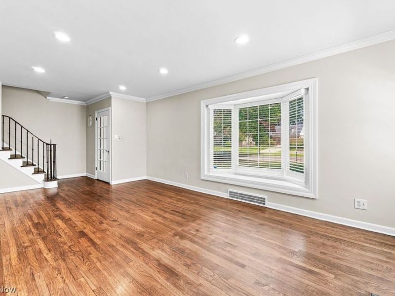 2392 S Belvoir Boulevard, University Heights, OH 44118 Photo 6
