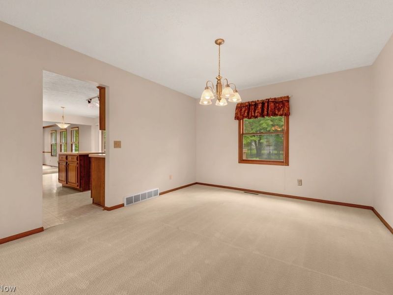 19889 Stoughton Drive, Strongsville, OH 44149 Photo 10