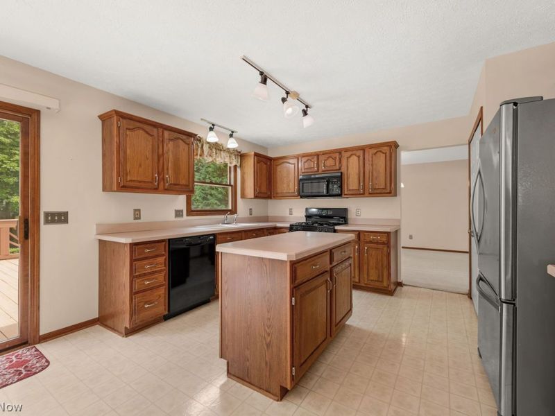 19889 Stoughton Drive, Strongsville, OH 44149 Photo 14